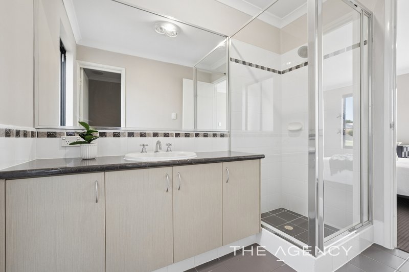 Photo - 18 Wooleen Parkway, Beeliar WA 6164 - Image 6