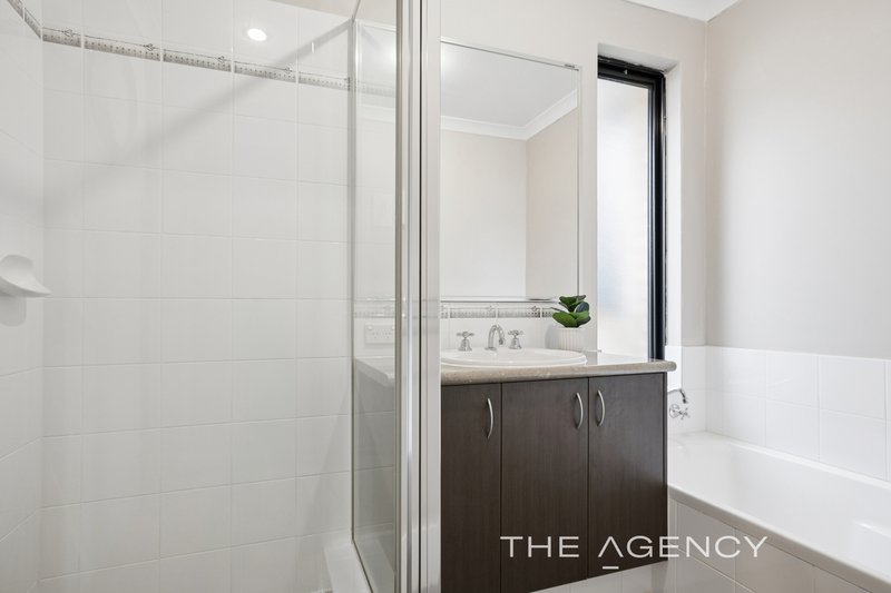 Photo - 18 Wooleen Parkway, Beeliar WA 6164 - Image 7
