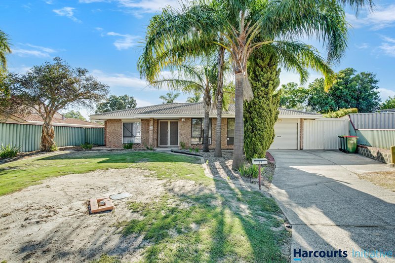 18 Woolerong Walk, Marangaroo WA 6064