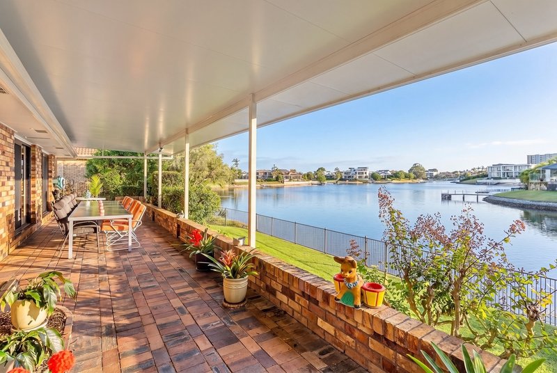 Photo - 18 Wyuna Street, Broadbeach Waters QLD 4218 - Image 2