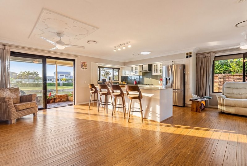Photo - 18 Wyuna Street, Broadbeach Waters QLD 4218 - Image 5
