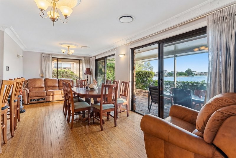 Photo - 18 Wyuna Street, Broadbeach Waters QLD 4218 - Image 6
