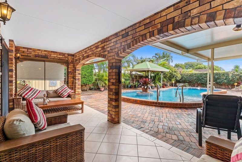 Photo - 18 Wyuna Street, Broadbeach Waters QLD 4218 - Image 8