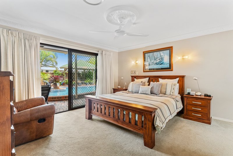 Photo - 18 Wyuna Street, Broadbeach Waters QLD 4218 - Image 11