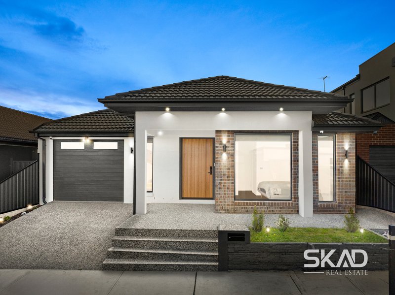 18 Xenolith Drive, Craigieburn VIC 3064