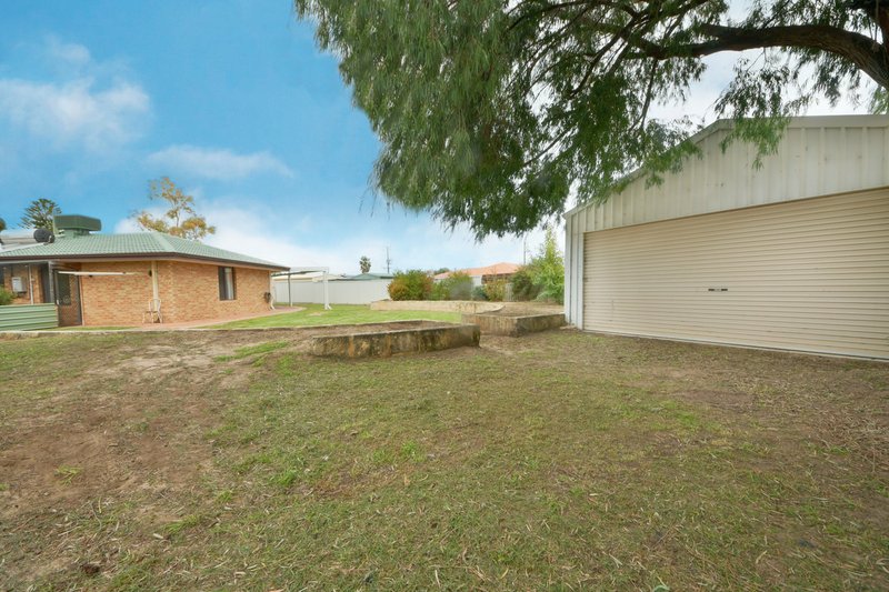 Photo - 18 Yarle Crt , Cooloongup WA 6168 - Image 16