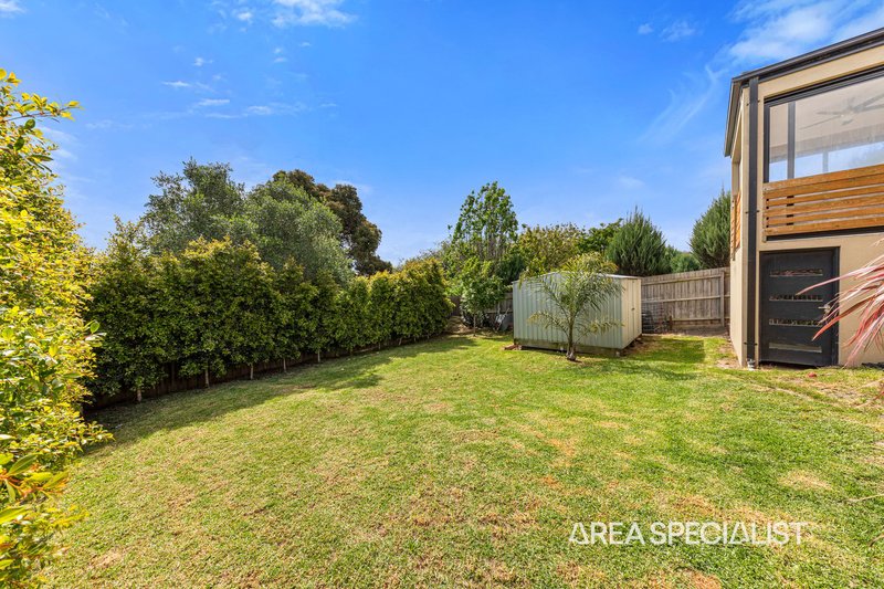 Photo - 18 Yellow Gum Drive, Pakenham VIC 3810 - Image 8