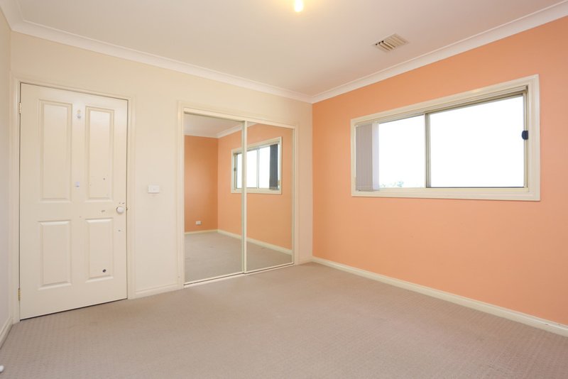 Photo - 18 Yellowstone Court, Roxburgh Park VIC 3064 - Image 9