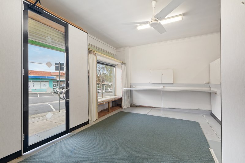Photo - 18 Yertchuk Avenue, Ashwood VIC 3147 - Image 4