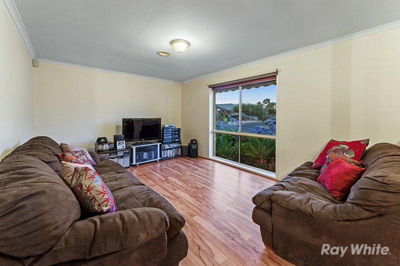 Photo - 18 Yiota Place, Sydenham VIC 3037 - Image 3