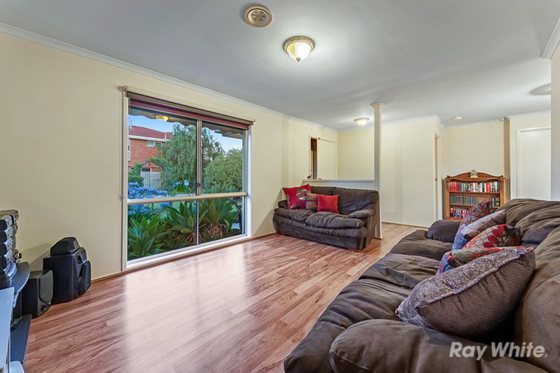 Photo - 18 Yiota Place, Sydenham VIC 3037 - Image 4