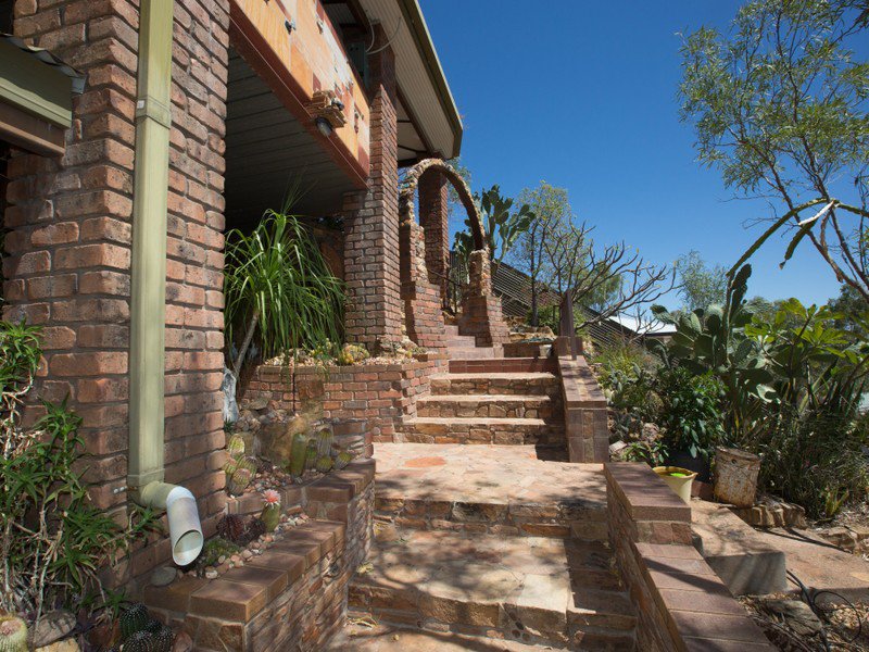 Photo - 18 Zeil Street, Araluen NT 0870 - Image 2