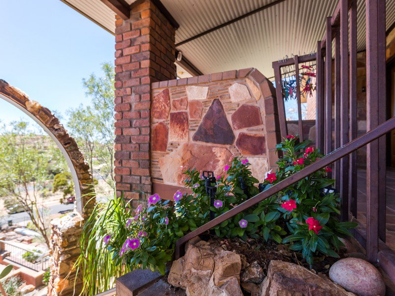 Photo - 18 Zeil Street, Araluen NT 0870 - Image 9