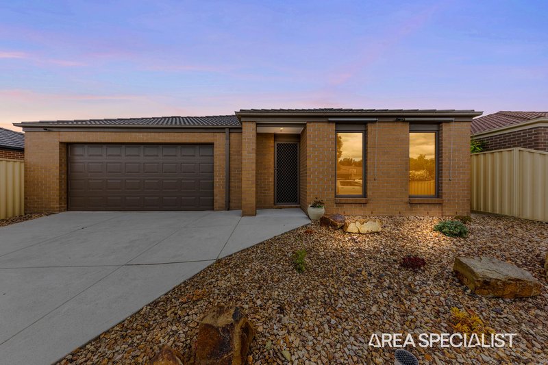 18 Zenith Street, Pakenham VIC 3810