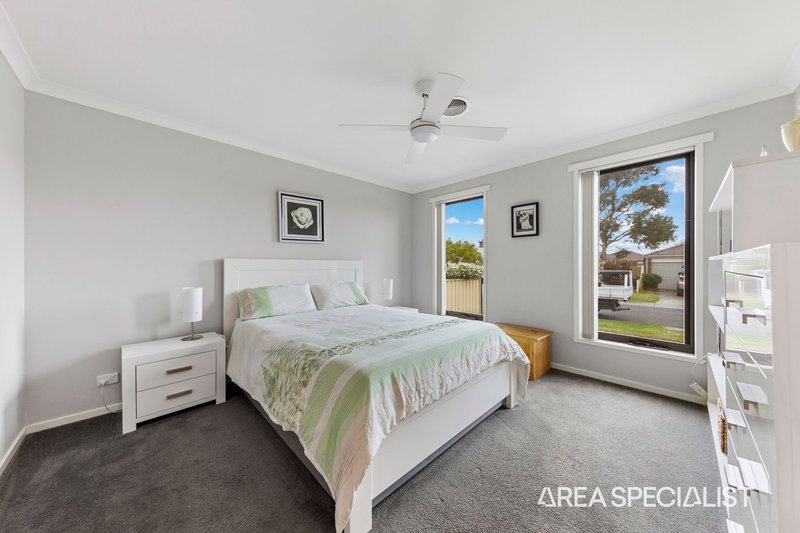 Photo - 18 Zenith Street, Pakenham VIC 3810 - Image 8