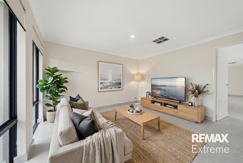 Photo - 18 Zeppelin Way, Tapping WA 6065 - Image 2