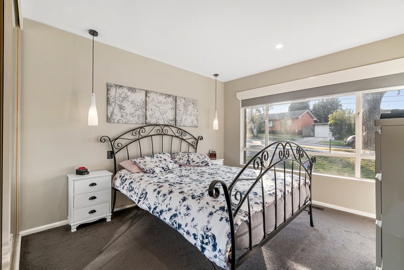 Photo - 180 Cameron Parade, Watsonia North VIC 3087 - Image 12