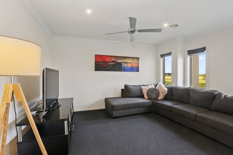 Photo - 180 Canterbury Road West , Lara VIC 3212 - Image 2