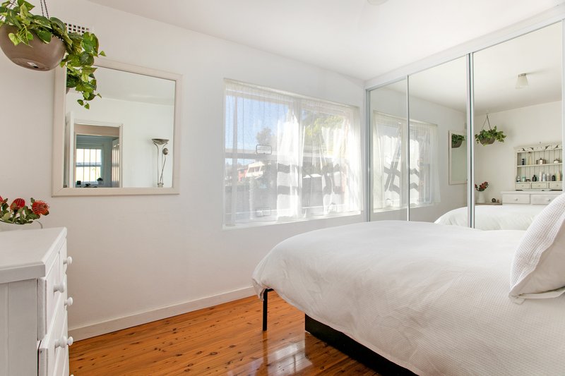 Photo - 1/80 Howard Avenue, Dee Why NSW 2099 - Image 6