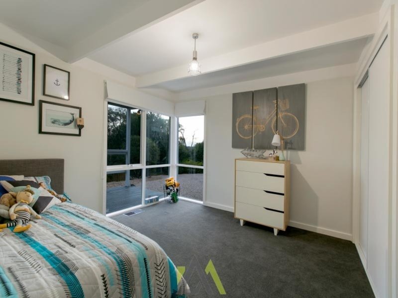 Photo - 180 Moorooduc Highway, Mount Eliza VIC 3930 - Image 8