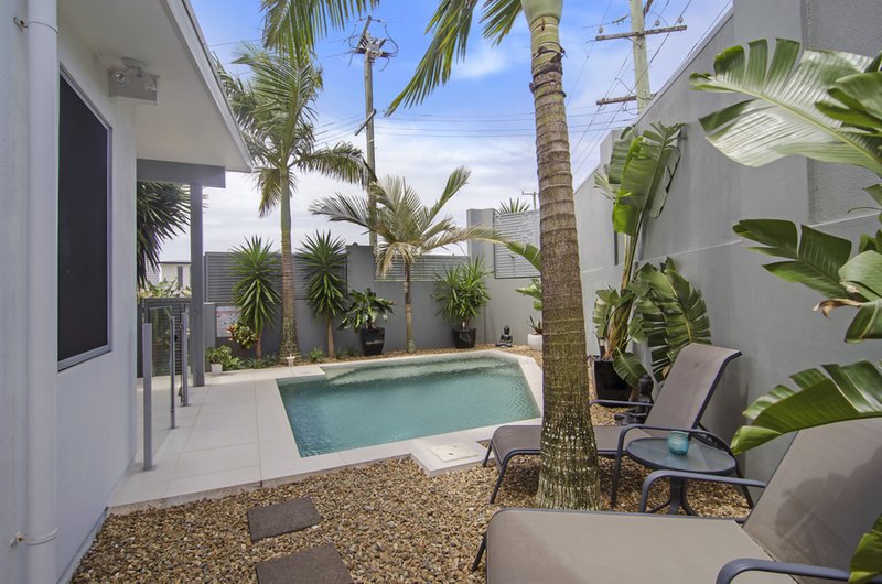 Photo - 1/80 Stapylton Street, Coolangatta QLD 4225 - Image 2