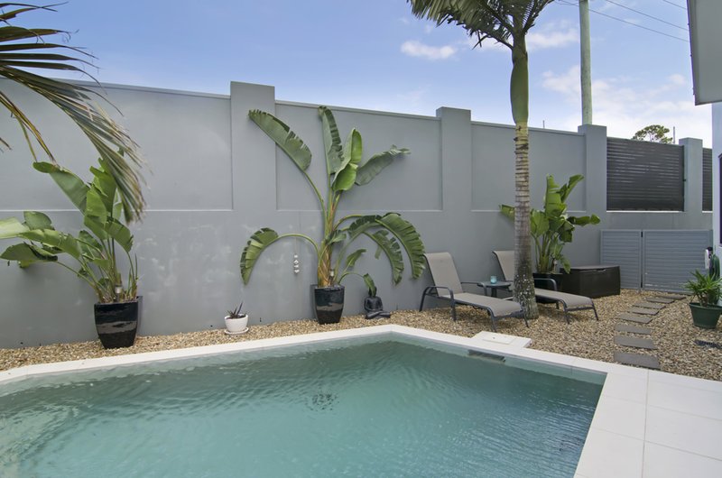 Photo - 1/80 Stapylton Street, Coolangatta QLD 4225 - Image 9