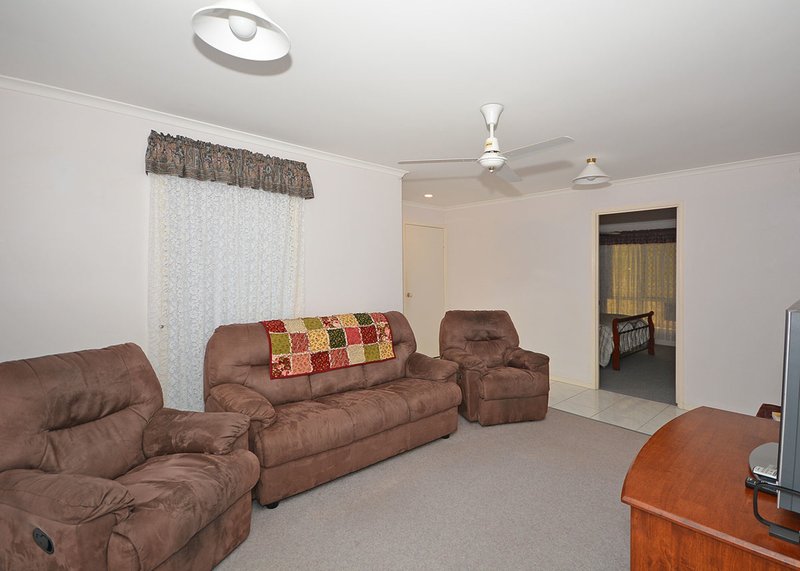 Photo - 180 Truro Street, Urangan QLD 4655 - Image 5