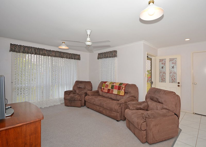 Photo - 180 Truro Street, Urangan QLD 4655 - Image 6