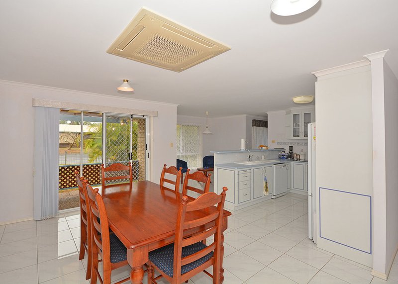 Photo - 180 Truro Street, Urangan QLD 4655 - Image 9