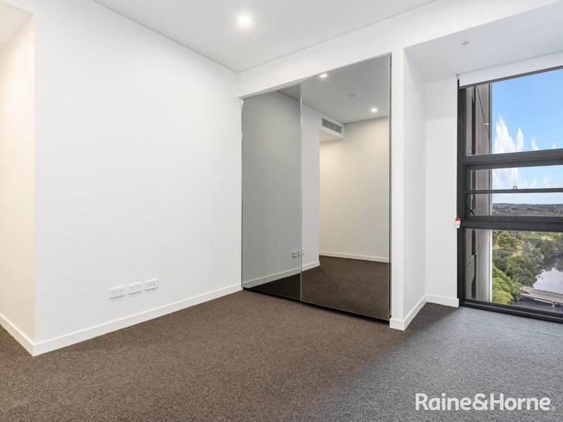 Photo - 1802/12 Phillip Street, Parramatta NSW 2150 - Image 4