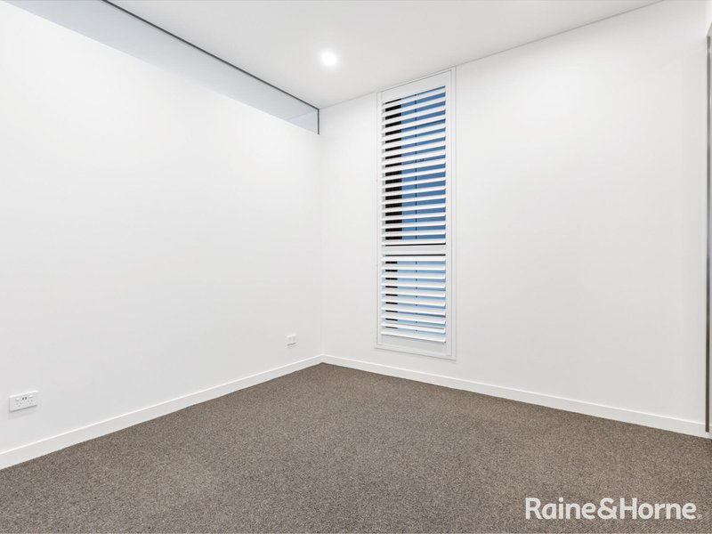 Photo - 1802/12 Phillip Street, Parramatta NSW 2150 - Image 5