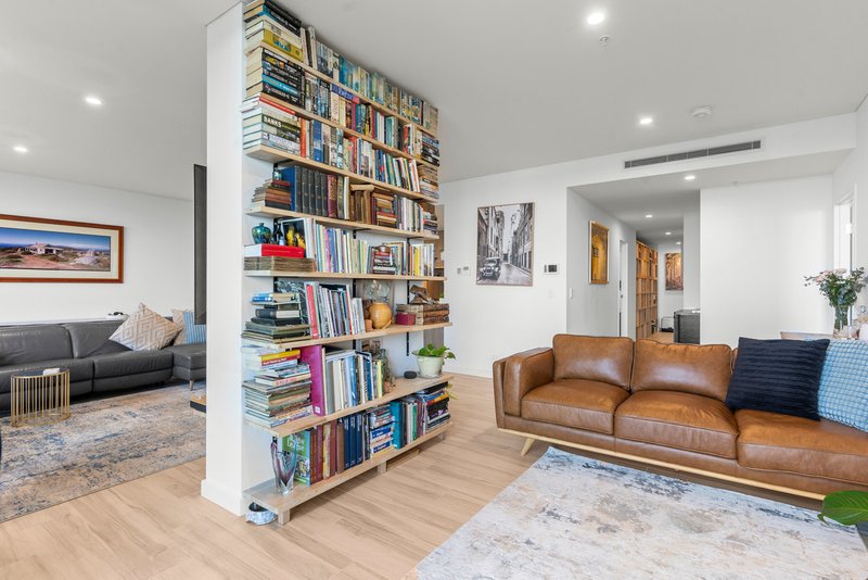 Photo - 1803/108 Donnison Street, Gosford NSW 2250 - Image 20