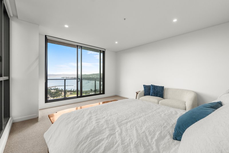 Photo - 1803/108 Donnison Street, Gosford NSW 2250 - Image 25