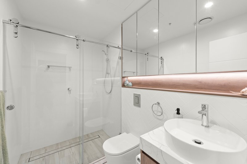 Photo - 1803/108 Donnison Street, Gosford NSW 2250 - Image 27
