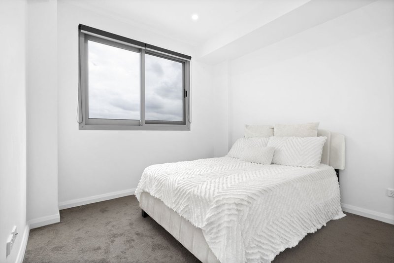 Photo - 1803/5 Second Avenue, Blacktown NSW 2148 - Image 4