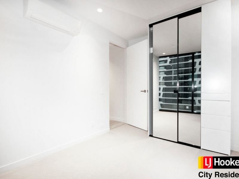 Photo - 1804/442-450 Elizabeth Street, Melbourne VIC 3000 - Image 3