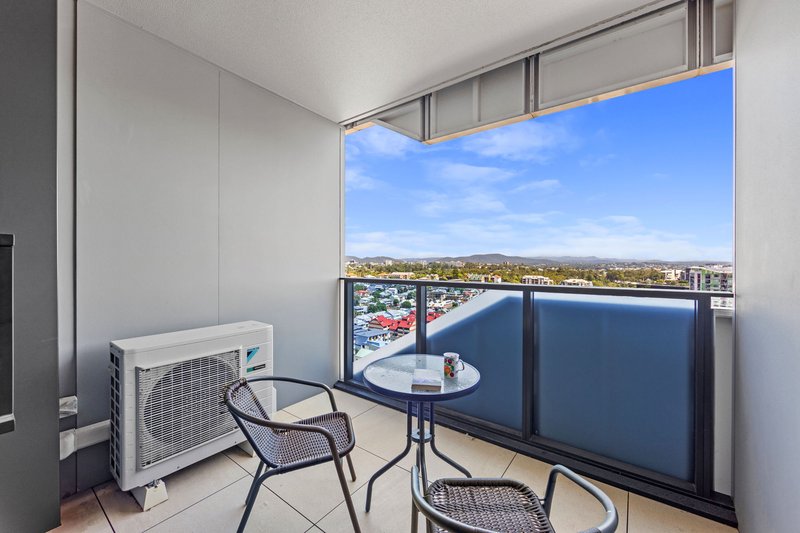 Photo - 1805/365 Saint Pauls Terrace, Fortitude Valley QLD 4006 - Image 6