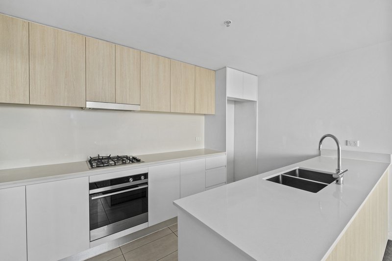 Photo - 1805/5 Second Avenue, Blacktown NSW 2148 - Image 3