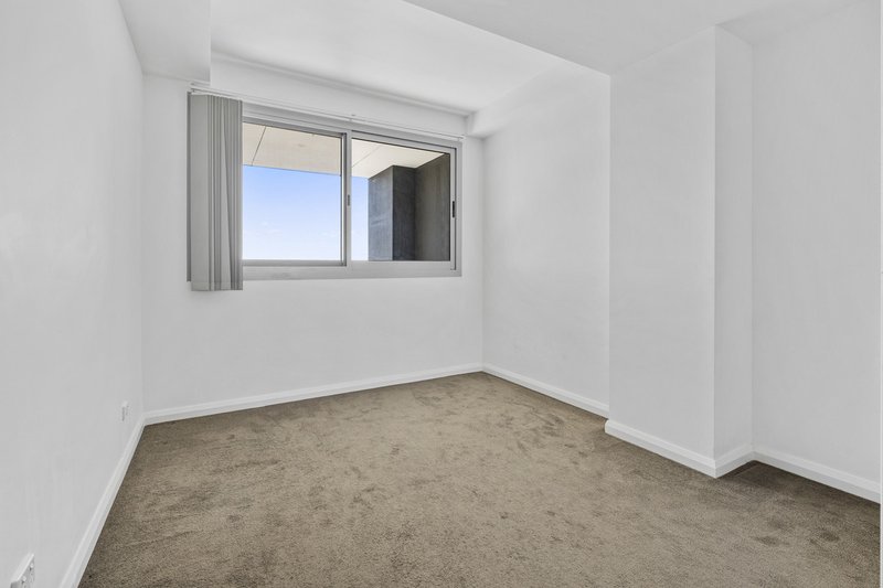 Photo - 1805/5 Second Avenue, Blacktown NSW 2148 - Image 4