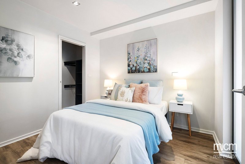 Photo - 1805/68 La Trobe Street, Melbourne VIC 3000 - Image 7