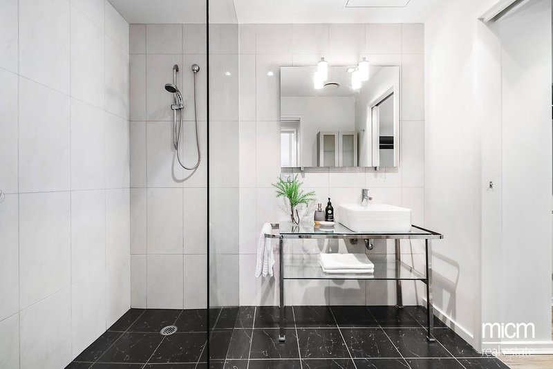 Photo - 1805/68 La Trobe Street, Melbourne VIC 3000 - Image 8