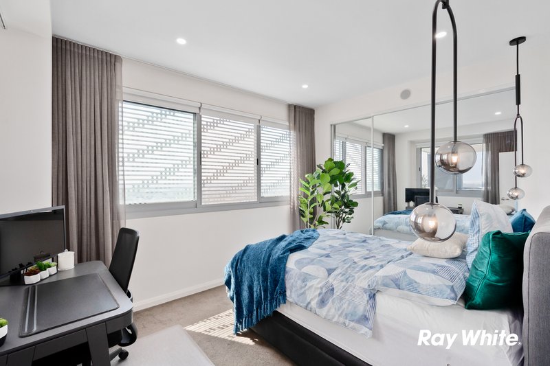 Photo - 1806/5 Second Avenue, Blacktown NSW 2148 - Image 7