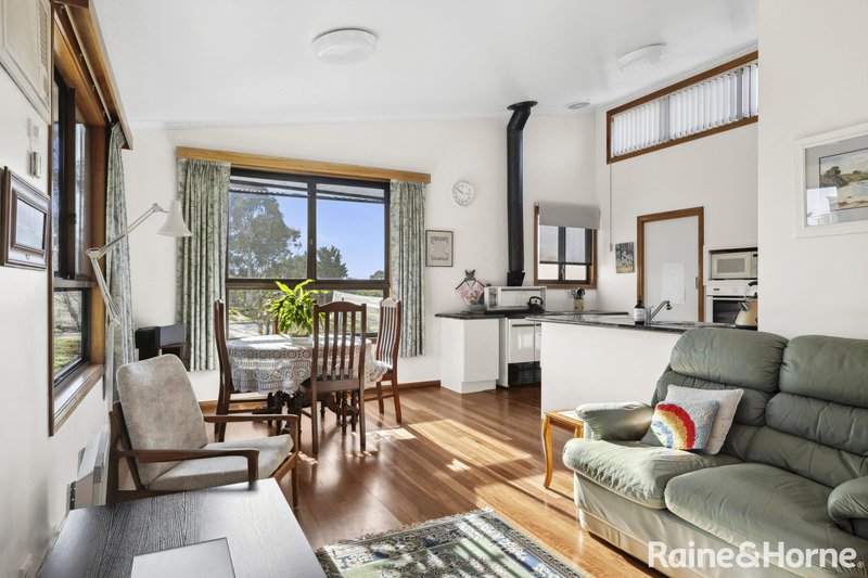 Photo - 1807 Kyneton-Redesdale Road, Barfold VIC 3444 - Image 9