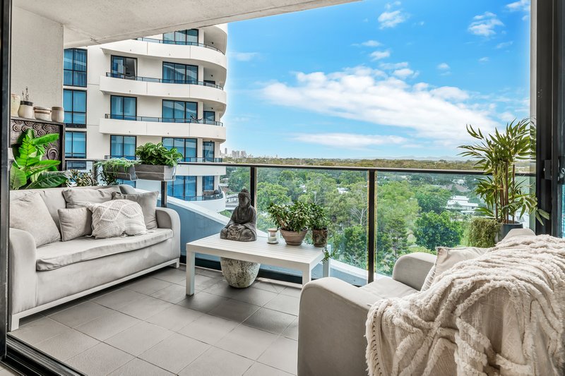 Photo - 1808/5 Harbour Side Court, Biggera Waters QLD 4216 - Image 2