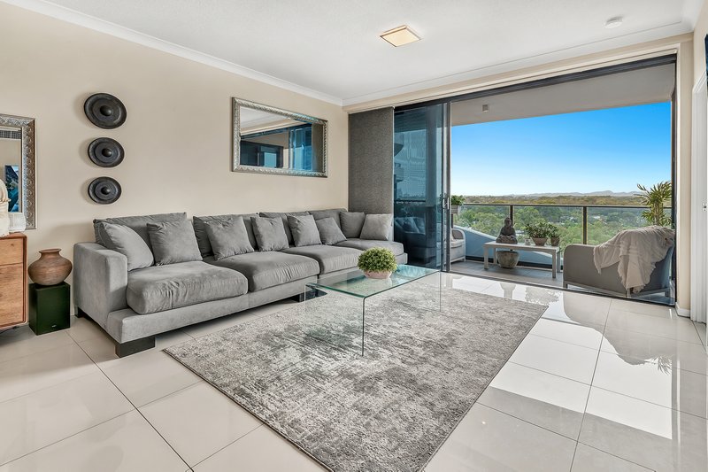 Photo - 1808/5 Harbour Side Court, Biggera Waters QLD 4216 - Image 3