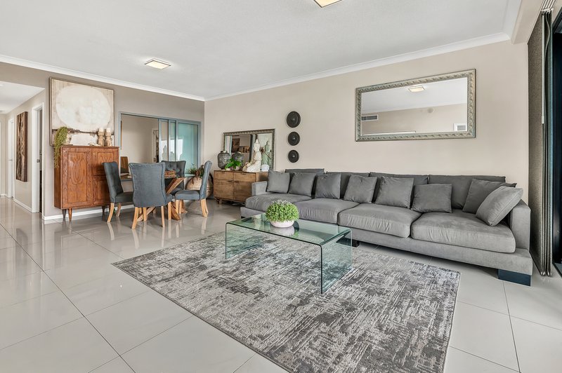 Photo - 1808/5 Harbour Side Court, Biggera Waters QLD 4216 - Image 7