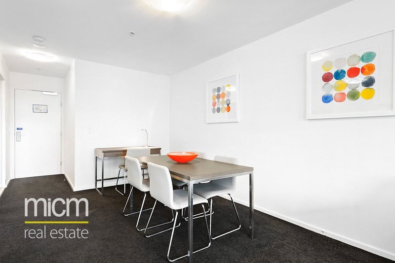 Photo - 1809/241 City Road, Southbank VIC 3006 - Image 2