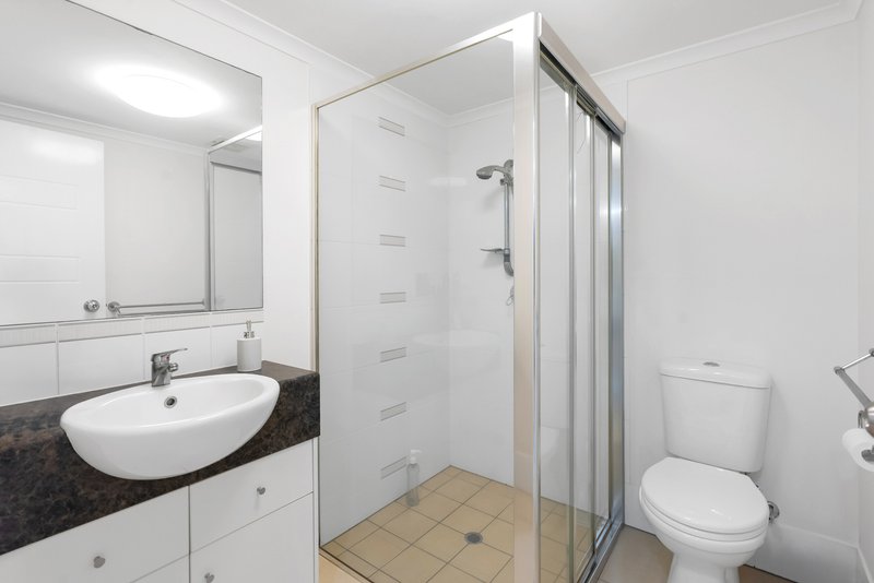 Photo - 18/1-13 Ernest Street, Redlynch QLD 4870 - Image 10