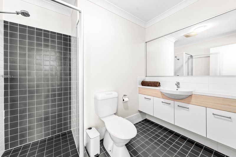 Photo - 18/1-5 Cascade Drive, Underwood QLD 4119 - Image 11