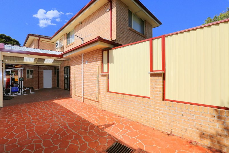 Photo - 1/81 Cardigan Road, Greenacre NSW 2190 - Image 11